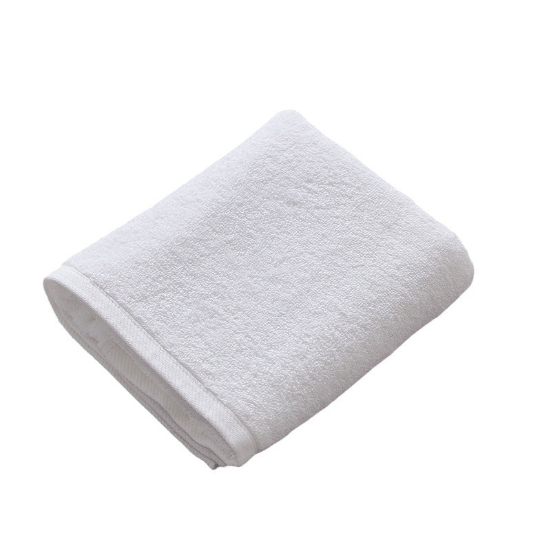 Hotelski ručnik, 100% pamuk, jednoplasta vlakna 16s, obrubljen, spiralna petlja, 50–60 g, visoka upijavost