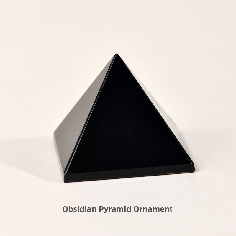 Obsidiāna piramīdas dekors ar četru dievišķo zvēru motīvu mājas dekorācijai