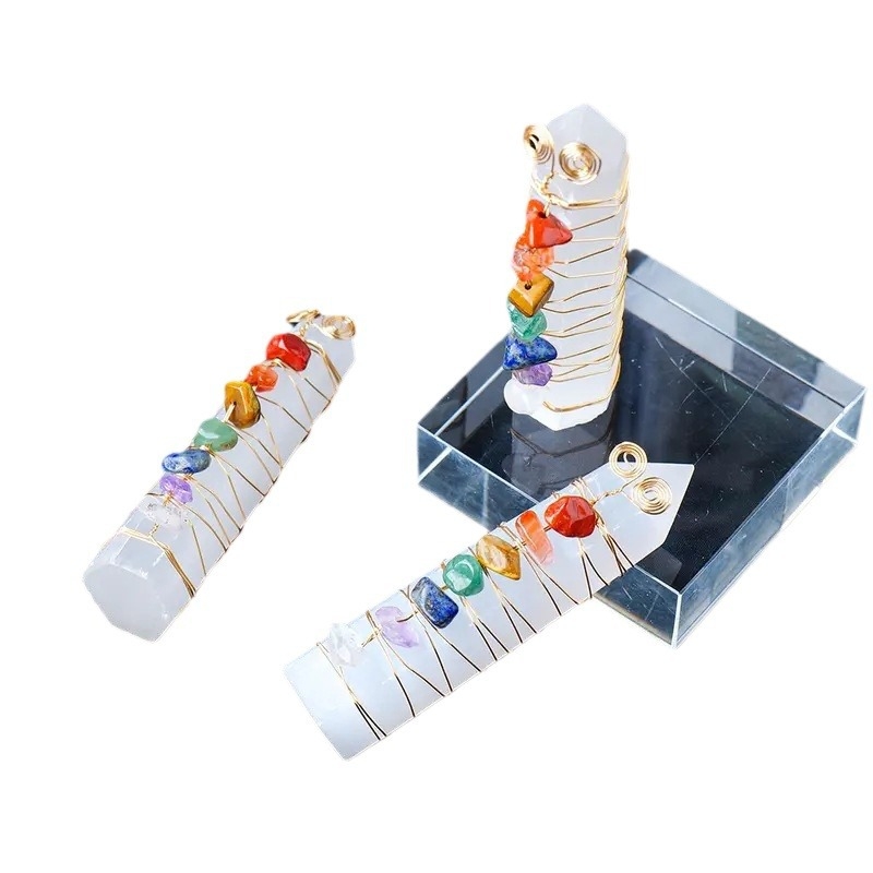 Dekorativna stolna ukras od prirodnog gipsa: šestokutna prizma s zlatom žicom, bijeli kristal, 42 g