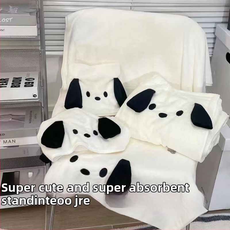 Kreslený Winnie the Bear trojprvkový kúpeľný set: uterák z coral fleece, župan a čiapka na sušenie vlasov – 301–350 g, jednoduché tkanie, absorbent