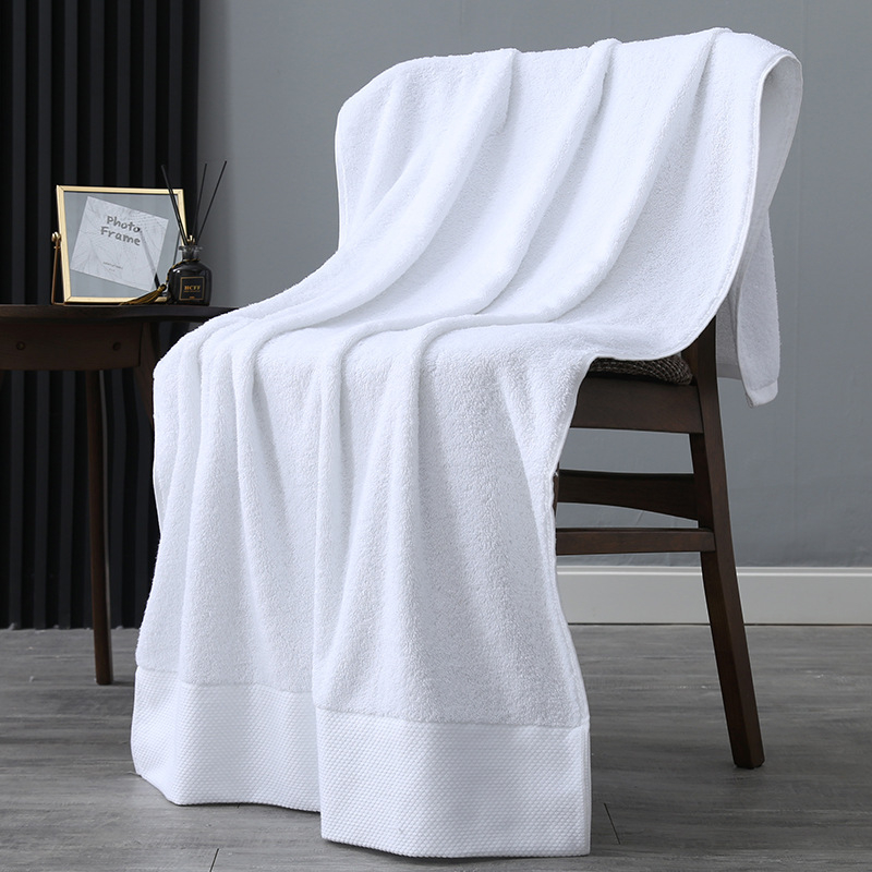 Hotelski ručnici od 100% pamuka, 150 g, 16s pređa, višestruko pletivo (ply), vezenje i šivanje, jednostavna tkanina, apsorpcija 11–15 s