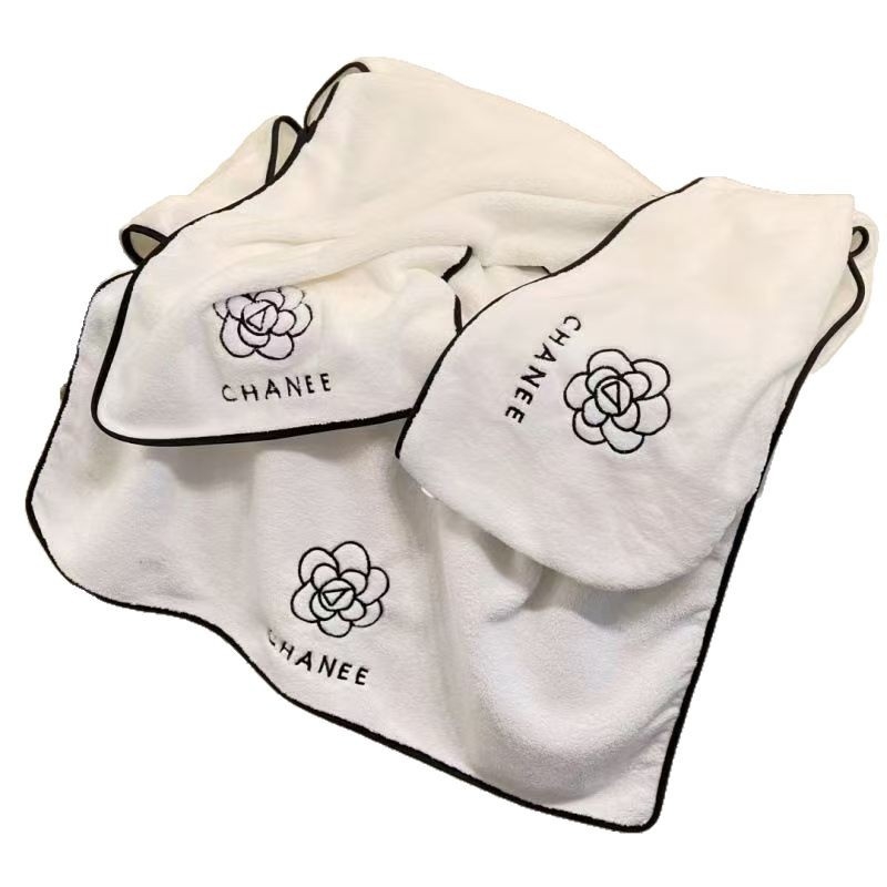 Camellia fleecy set za kupanje: ogrtač i ručnici – četvero-dijeli set, ravna tkanina, 200 g/m2+