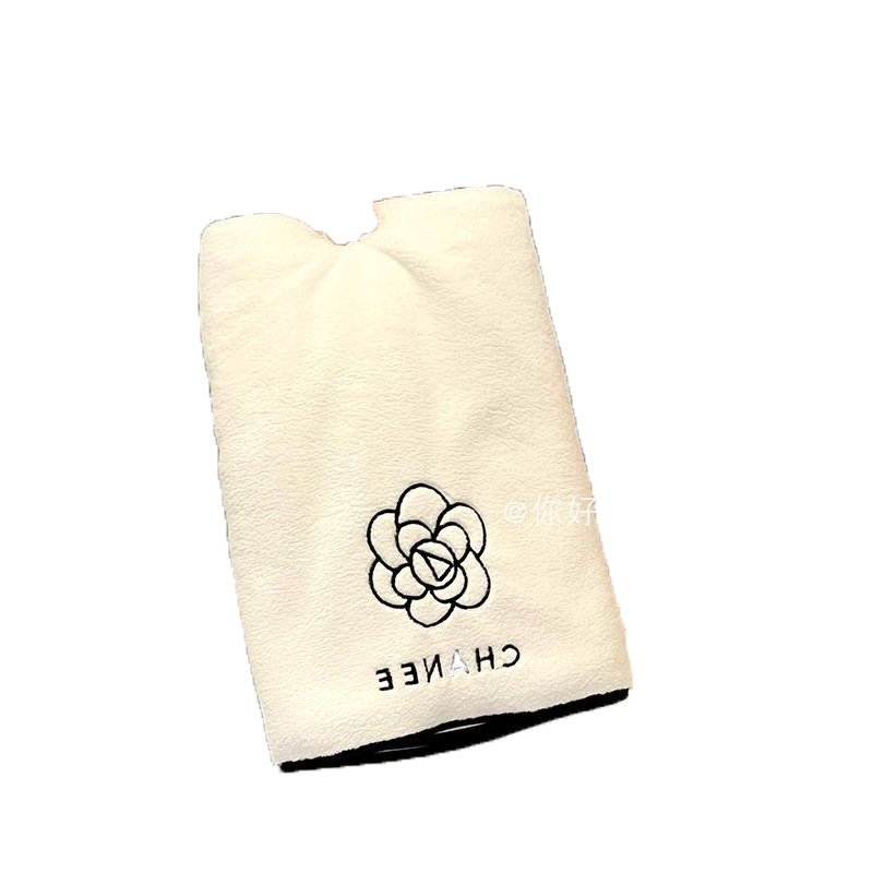 Camellia σετ μπάνιου τριών τεμαχίων: φοριόμενη πετσέτα περιτυλίγματος, καπέλο στέγνωσης μαλλιών, φλις κοραλλιού, πολυεστερικό υλικό, 230 g