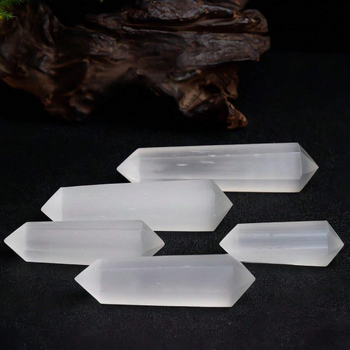 Гипсови кристални колони, прозрачни, шестостенни, с един връх, произход: Lianyungang Donghai County