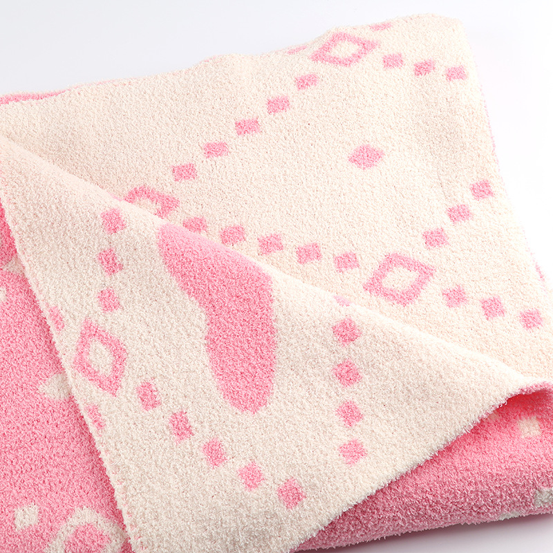 Pokrivač kauča sa srcolnim uzorkom, minimalistički stil, sve sezone, poliester deka tip ručnik, 800–1000 g