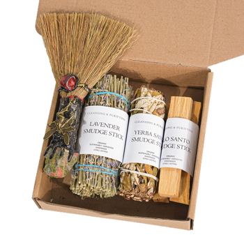 Декоративна магическа метла от естествен полускъпоценен кристал; произход: Ляньюнганг, окръг Дънхай; външен вид: суров камък