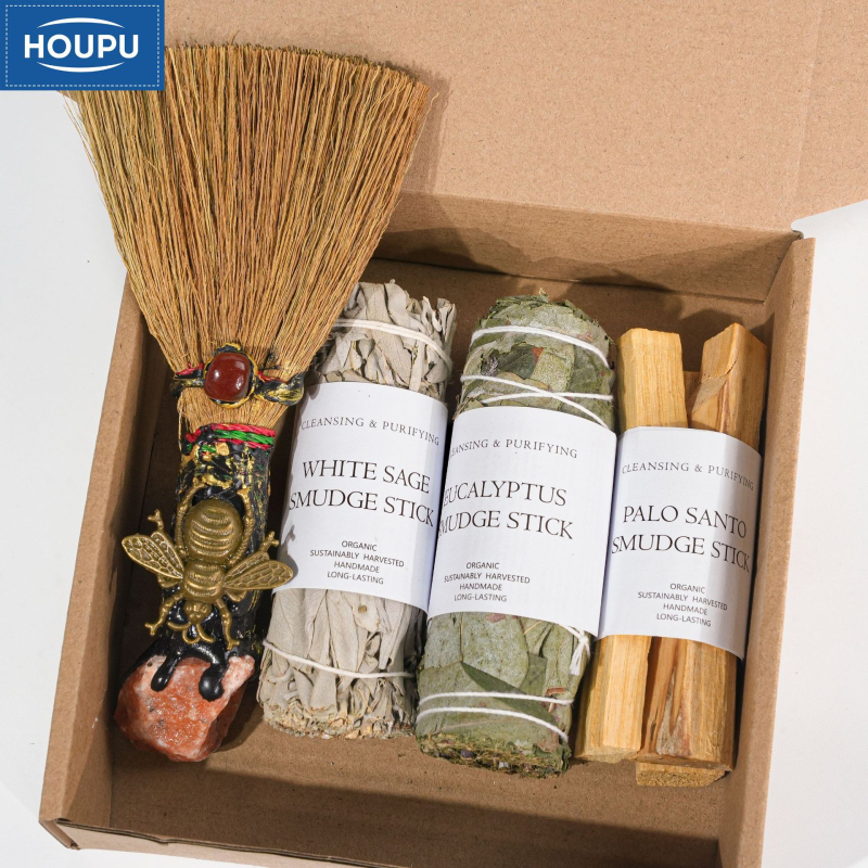 Декоративна магическа метла от естествен полускъпоценен кристал; произход: Ляньюнганг, окръг Дънхай; външен вид: суров камък