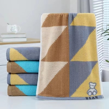 Ručnik za lice od 100% pamuka, jacquard, 14-nitni, 120–139 g, uzorak medvje u trokutu