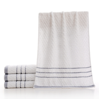Bijeli pamučni ručnik s jacquard uzorkom ananasa, sjajan saten efekt, zlatna i siva rubna obruba, za kupanje, hotele i smještaj, s izvezenim logotipom