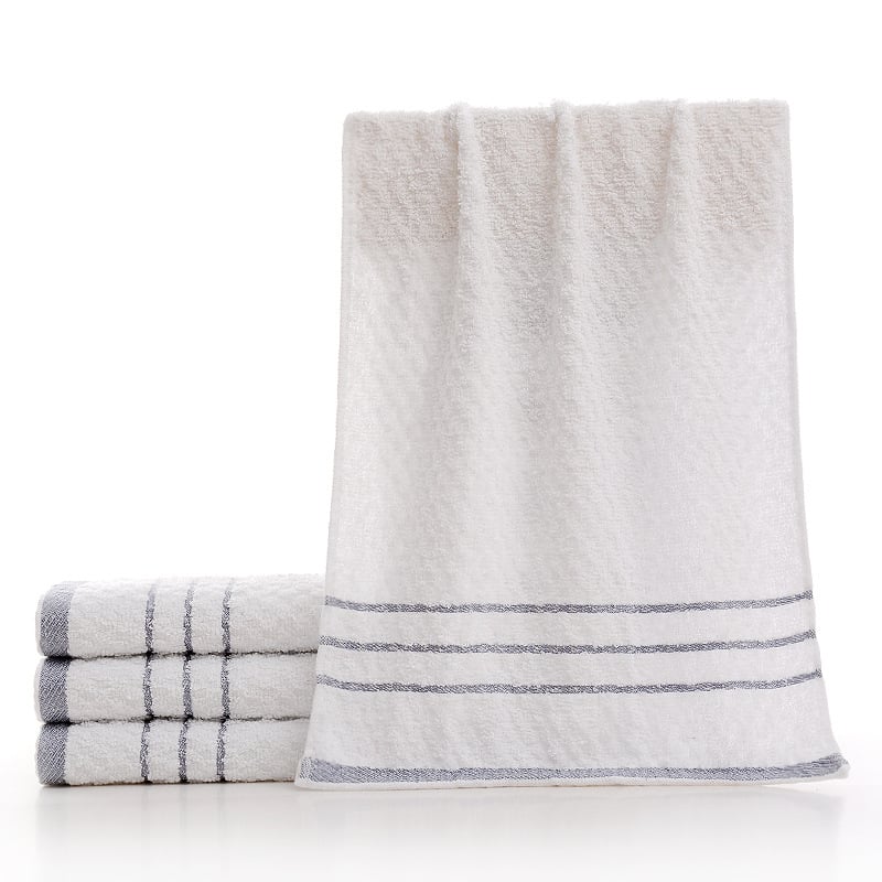 Bijeli pamučni ručnik s jacquard uzorkom ananasa, sjajan saten efekt, zlatna i siva rubna obruba, za kupanje, hotele i smještaj, s izvezenim logotipom