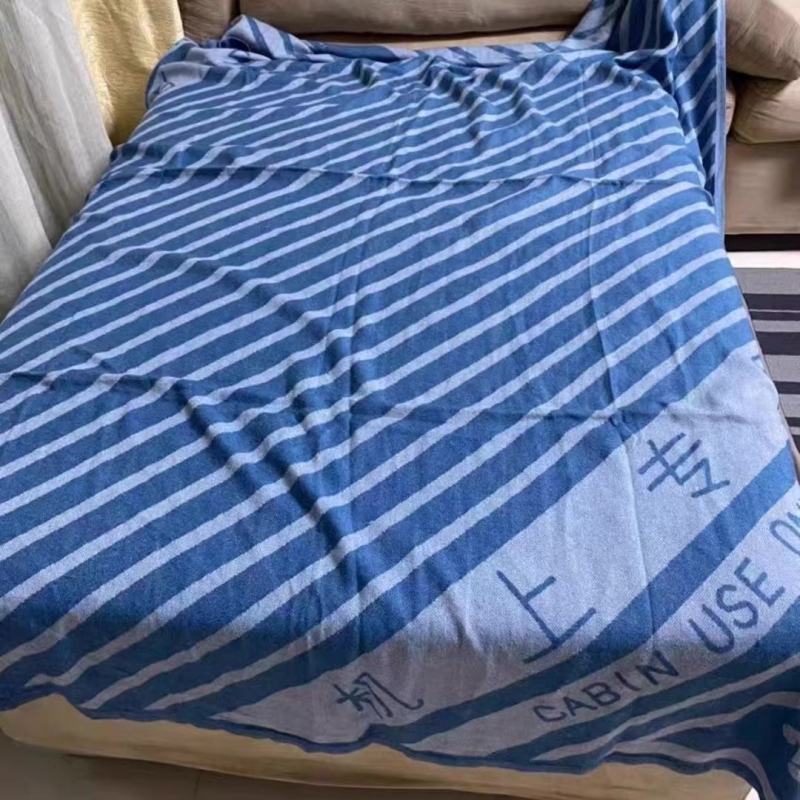 Deka s geometrijskim uzorkom, poliestersko vlakno, 500–799 g, za sve sezone, moderni minimalistički stil