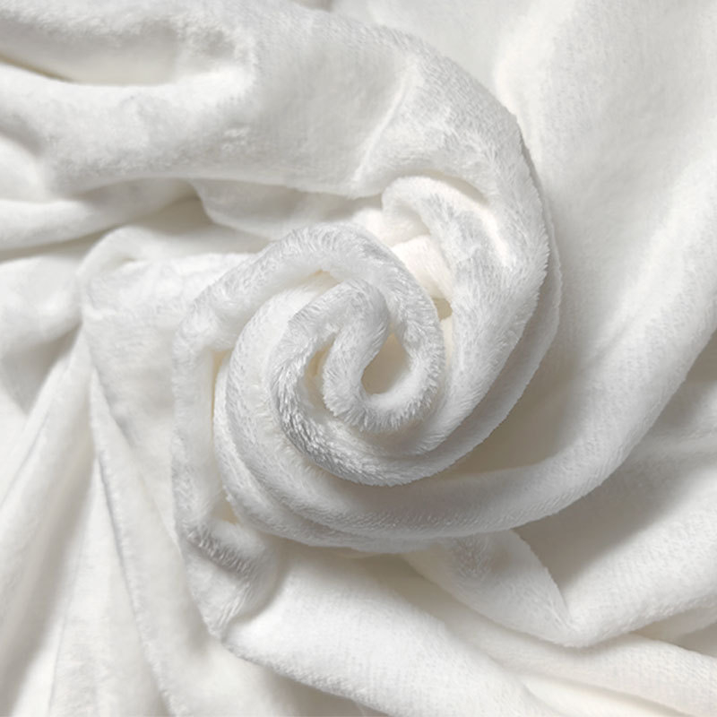 Flanel deka – nježna, topla i udobna; poliester, težina 300–500 g, za sve sezone; opcije uzoraka.