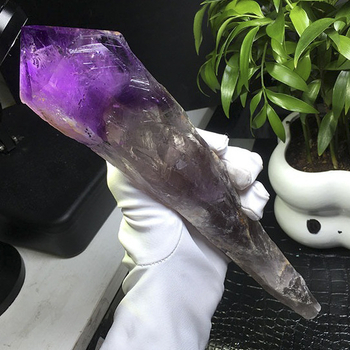 Аметистов жезъл от естествен кристал, суров камък; кристал: аметист; украса: скелетна, домашна декорация