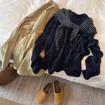 Pleteni džemper s lažnim dvostrukim slojem, dugi rukavi, okrugli ovratnik, ležerni stil, sadržaj polyester 30-50%