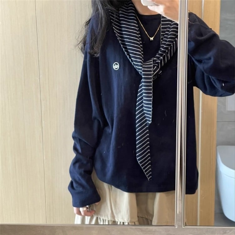 Pleteni džemper s lažnim dvostrukim slojem, dugi rukavi, okrugli ovratnik, ležerni stil, sadržaj polyester 30-50%