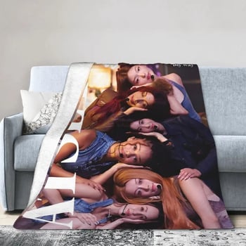 Κουβέρτα φλανέλα Katseye με εκτύπωση κολλάζ (πολυεστέρας; άνοιξη και φθινόπωρο; συρρίκνωση 2–4%; αντοχή χρωμάτων 4)