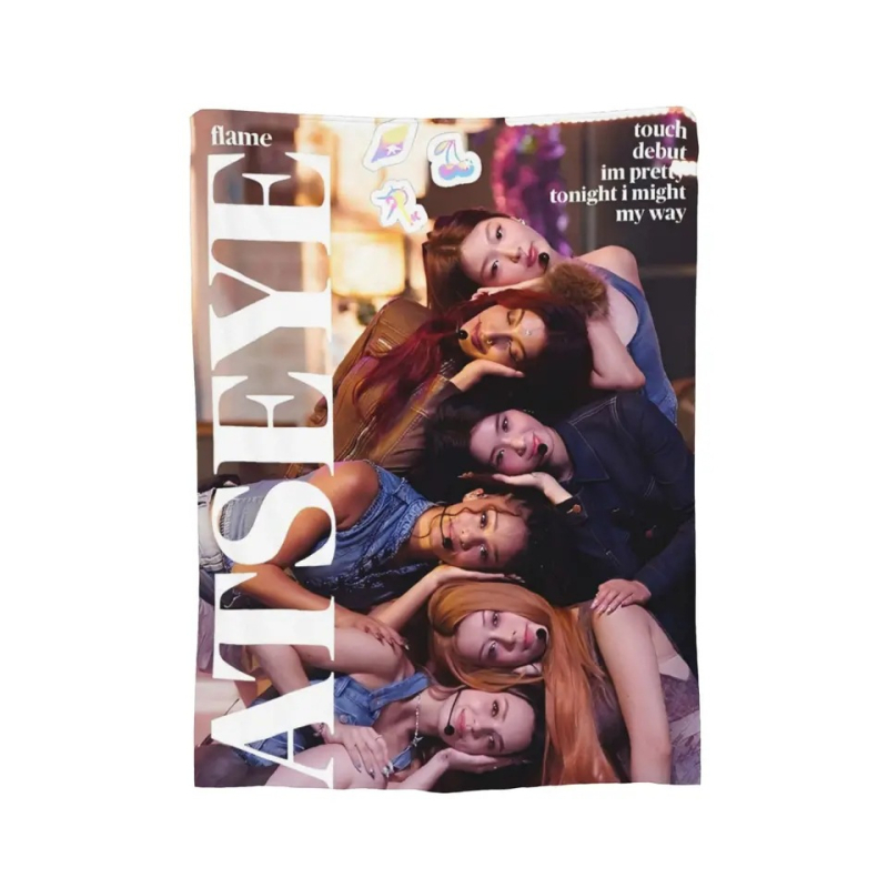 Κουβέρτα φλανέλα Katseye με εκτύπωση κολλάζ (πολυεστέρας; άνοιξη και φθινόπωρο; συρρίκνωση 2–4%; αντοχή χρωμάτων 4)