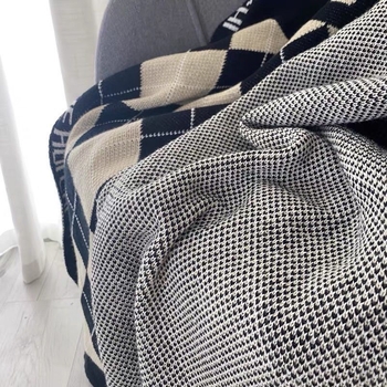 Одеяло от бамбукови влакна, ивици, леко под 300 г, за пролет и есен, семпло и модерно