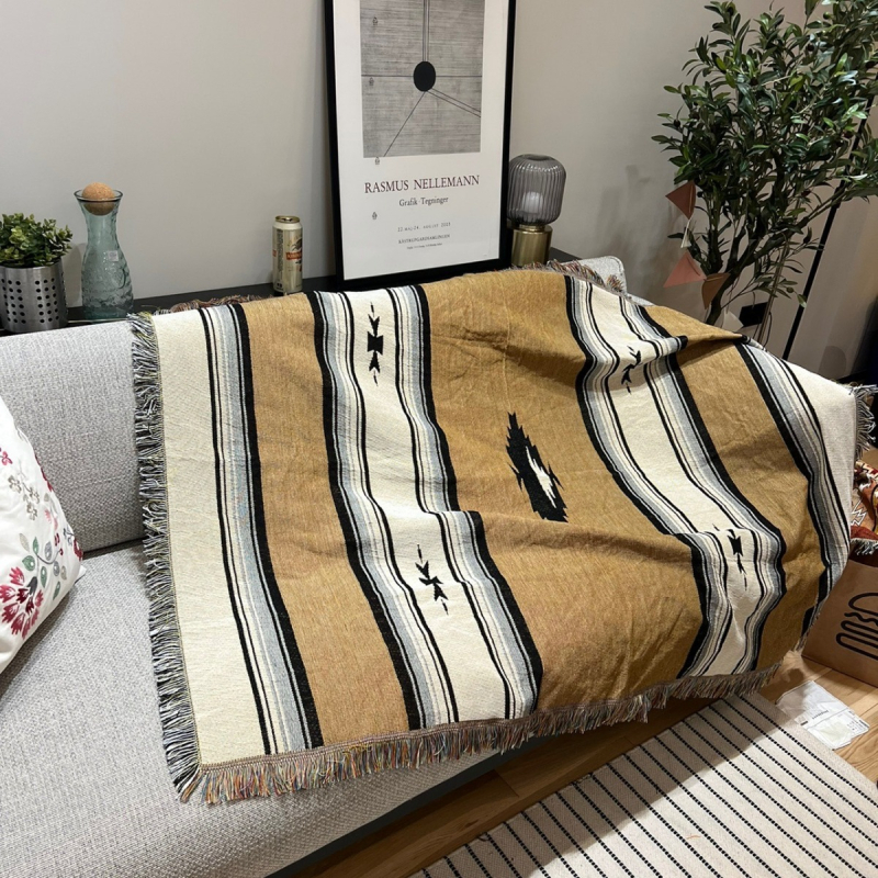 PEEL FOREST etnikus mintájú kültéri kemping pléd, poliészter, rajzfilmszerű stílus, ideális kempingezéshez és piknikezéshez