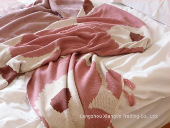 Megzta medvilninė antklodė, 800–999 g, saulėgrąžų raštas, šiuolaikinis minimalistinis stilius, 100% medvilnė