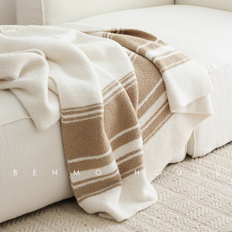 Kanapéhoz való kötött takaró, geometriai mintás, díszítő rojtokkal, 900 g, tavasz–ősz, testreszabás elérhető.