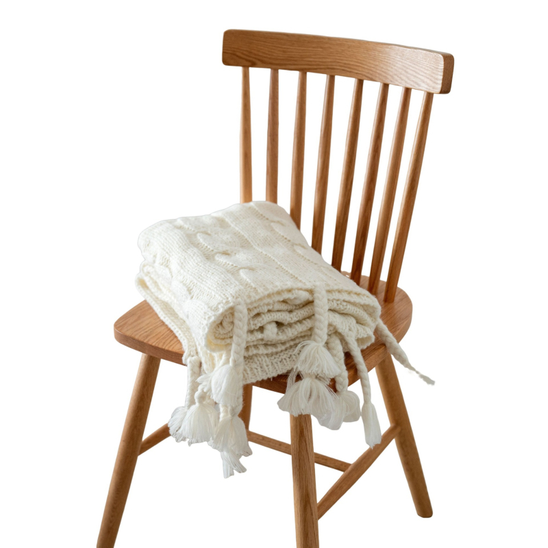 Bojtokkal ellátott kötött pléd, 3D jacquard mintával, poliészter, 800–999 g, minden szezonban használható, modern minimalista stílus