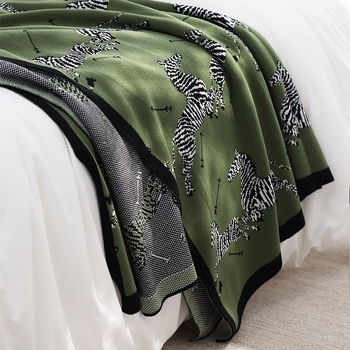 Kötött zebra mintás pléd, akril rostból, 800–999 g, könnyed luxus stílus, első osztályú minőség, testreszabható