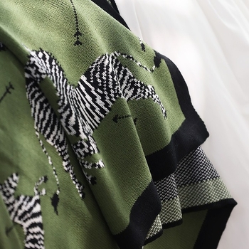 Kötött zebra mintás pléd, akril rostból, 800–999 g, könnyed luxus stílus, első osztályú minőség, testreszabható