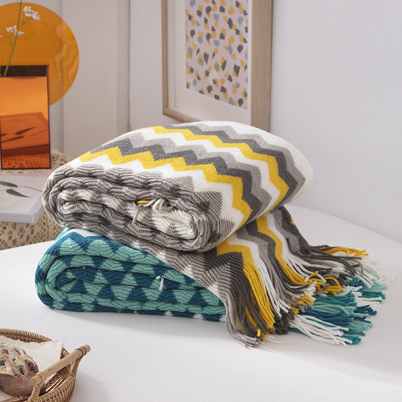 Takaró - bohém laza, multifunkcionális hotelhez, irodához és szálláshelyekhez, csíkos, akril, 500–799 g, négy évszak