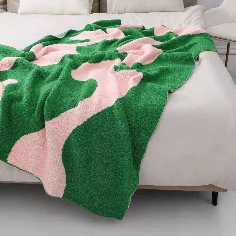 Gyapjú korál polár takaró, geometriai minta, 180–190 g/m², könnyű luxus stílus