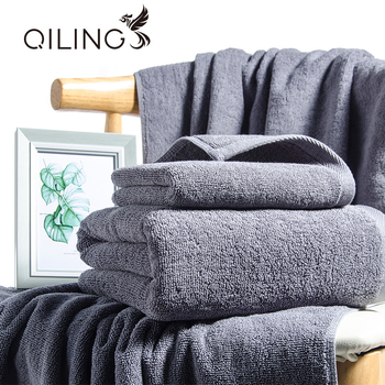 Spa törölközőkészlet hímzett logóval, pamut, 21 szál, sima szövés, tömege több mint 200 g, 95% pamut tartalom