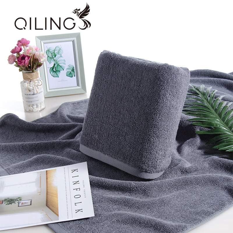 Spa törölközőkészlet hímzett logóval, pamut, 21 szál, sima szövés, tömege több mint 200 g, 95% pamut tartalom