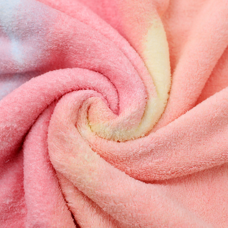 Koralni fleece ručnik za kupanje, 400–500 g, 32s pređa, završni rub šivenje (Kategorija: ručnik za kupanje/plažni ručnik)