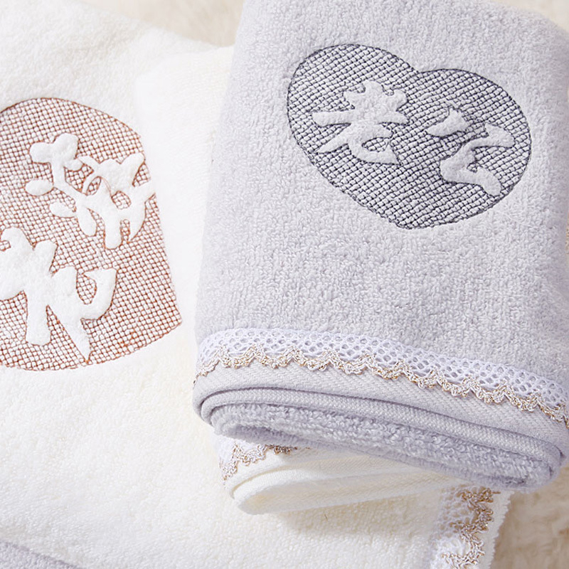 Set ručnika za par: pamukasti ručnici za lice s izšivanjem, 100–120 g, 40s pređa, ravna tkanina, mogućnost prilagodbe.