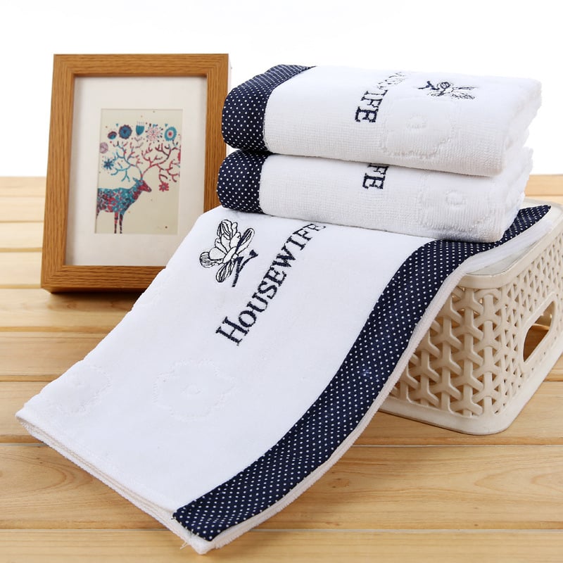 Kath mješavina tkanina s izvezenim Magnolia motivom, šivani rubovi, Jacquard tkanina, GSM 95, upijanje 0-5 s