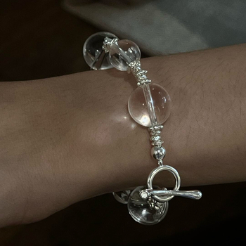 Krištáľový náramok s geometrickým unisex dizajnom, gravírovaný prírodný kryštál, originálny dizajn, ideálny dar na cestovanie