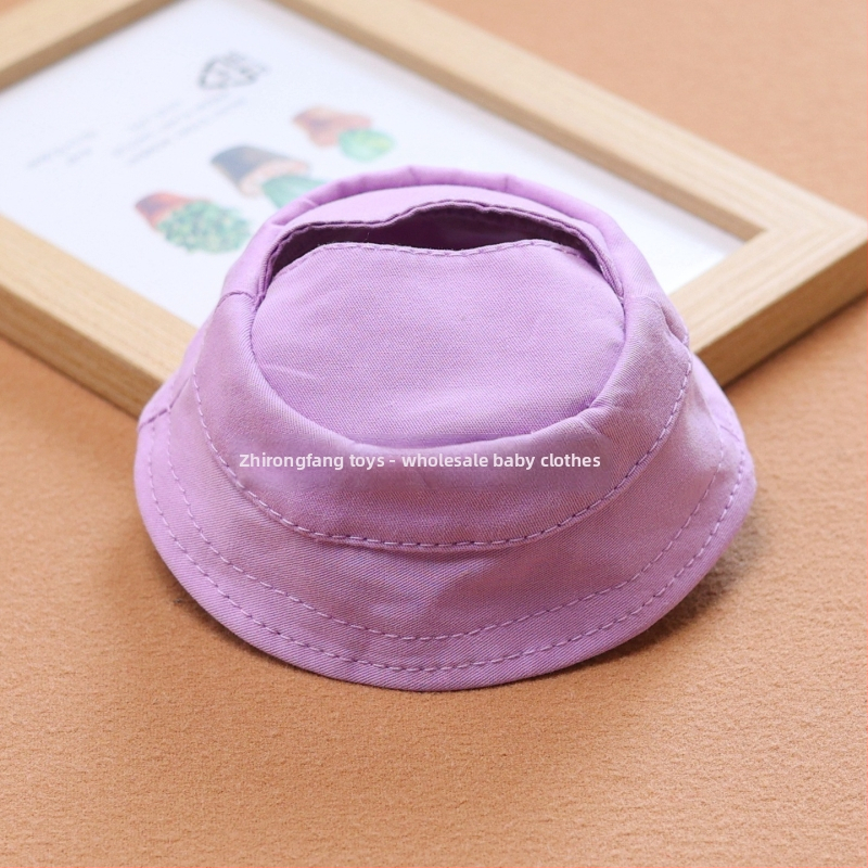 Set oblečenia pre vinylové bábiky Labubu Cola: rybárska čiapka a overal - Materiál: PP bavlna výplň, zamatový plyš • Štýl: zvierací • Značka: Miao yaya