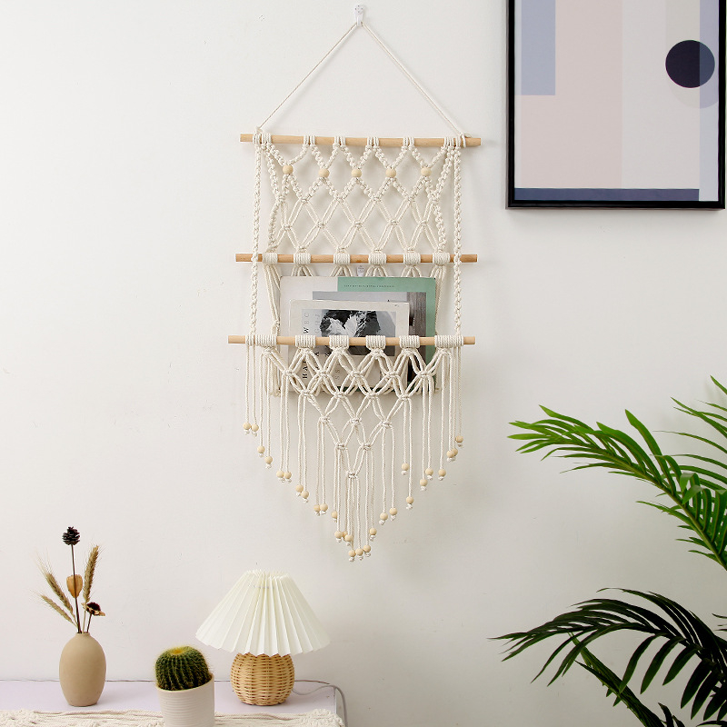 Ръчно тъкан гоблен от памучно въже със пискюли и поставка за книги и списания, стенен декоративен аксесоар с каре модел, подходящ за дневна, спалня и кабинет