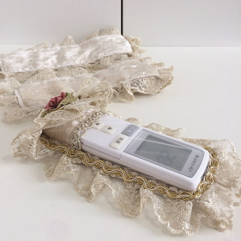 Eiropas stila augstas kvalitātes attālās vadības pārsegs – galvenais materiāls kokvilna; aizsargs pārsegs televizoram/set-top kastē un gaisa kondicionierim.