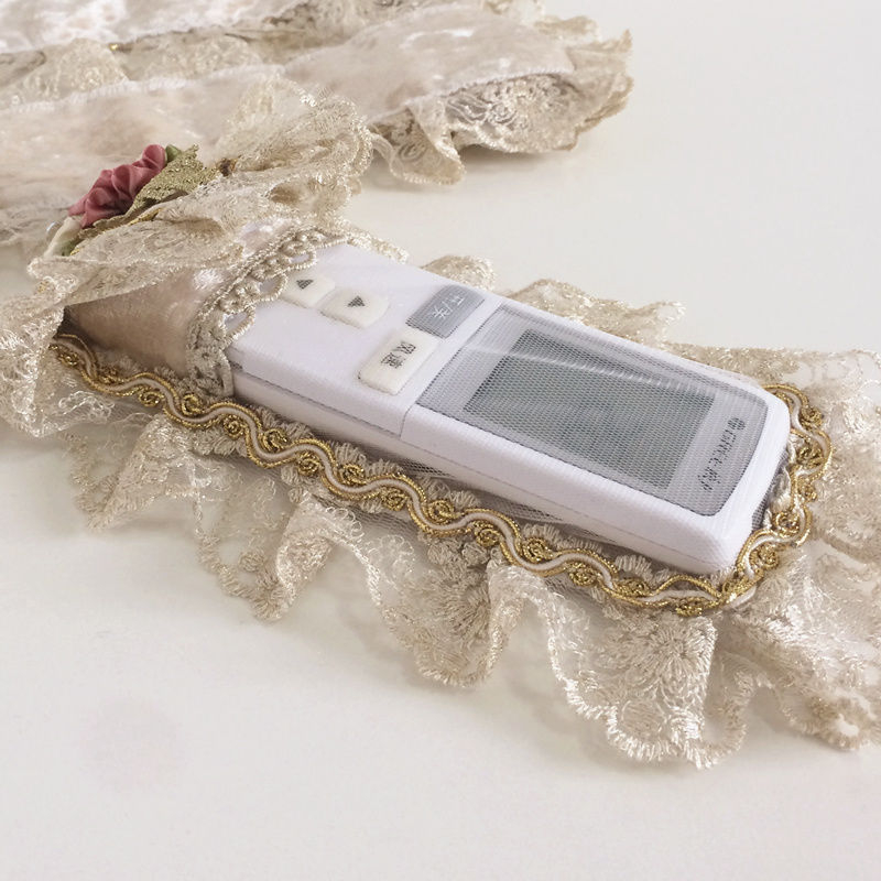 Eiropas stila augstas kvalitātes attālās vadības pārsegs – galvenais materiāls kokvilna; aizsargs pārsegs televizoram/set-top kastē un gaisa kondicionierim.