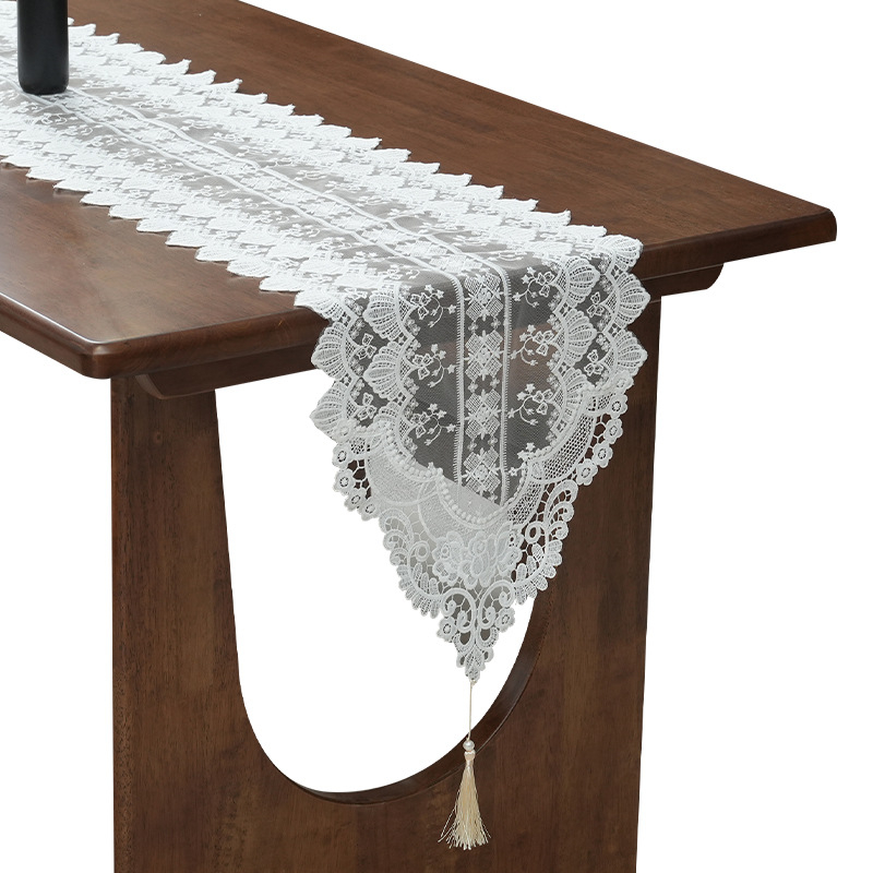 Декоративна пътека за маса с бродерия, флорална шарка, полиестерна тъкан, съдържание на основния компонент 60–81%, скандинавски стил, подходяща за дневна и трапезария