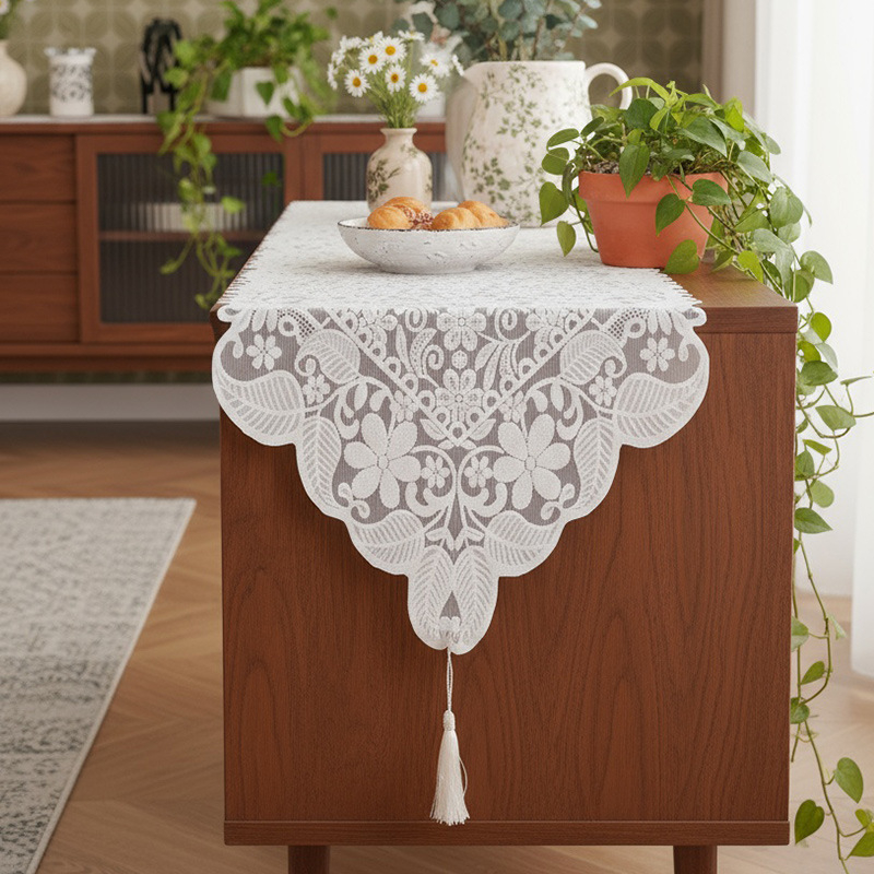 Table Runner: čipkasti dizajn, trodimenzionalna izvezena, uzorak cvijeće/trava/lišće, 100% poliester, svijetlo luksuzan stil