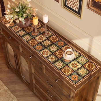 Față de masă din piele PU, impermeabilă, rezistentă la praf și la ulei, cu izolație anti-arzare; formă dreptunghiulară; model cu animale desen animate; stil modern și simplu.