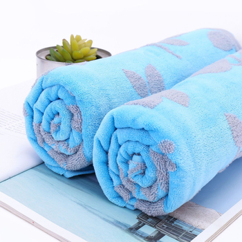 Prosop de baie — Bumbac 100%, țesătură jacquard, fir 32S, 300–400 g, Broderie și tiv