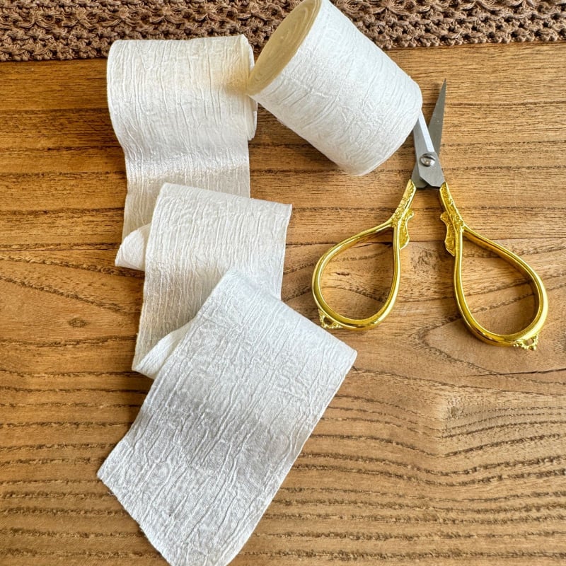 DIY masnik készítéséhez és ajándékcsomagoláshoz való szatén szalag, domborított felület, poliészter