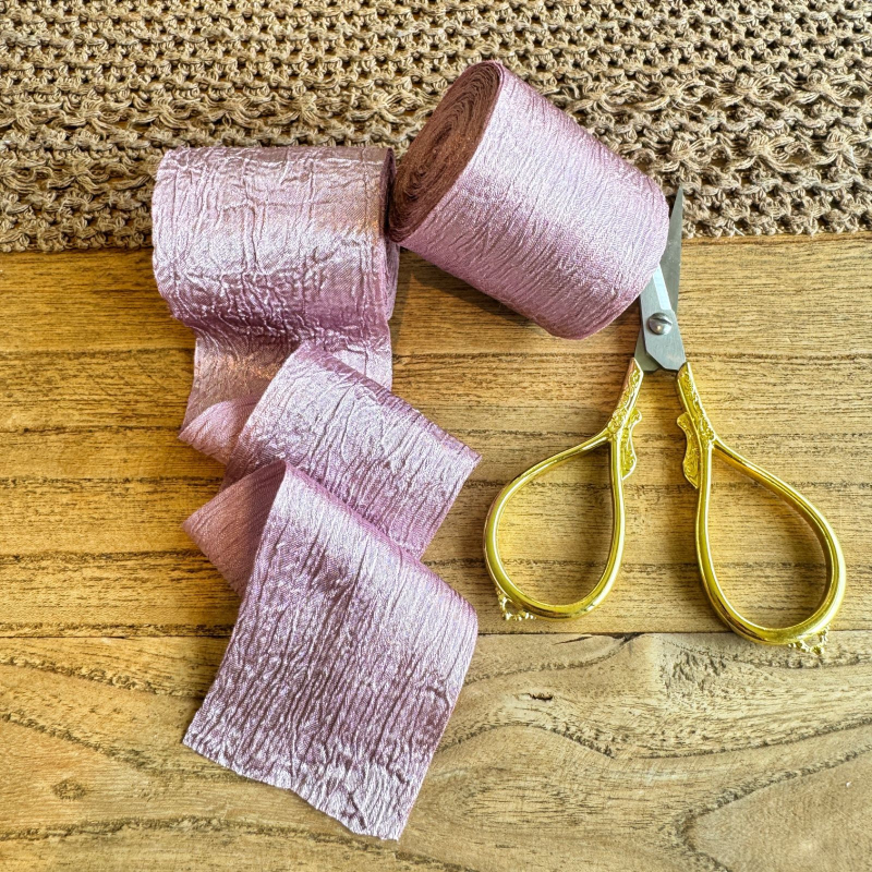 DIY masnik készítéséhez és ajándékcsomagoláshoz való szatén szalag, domborított felület, poliészter