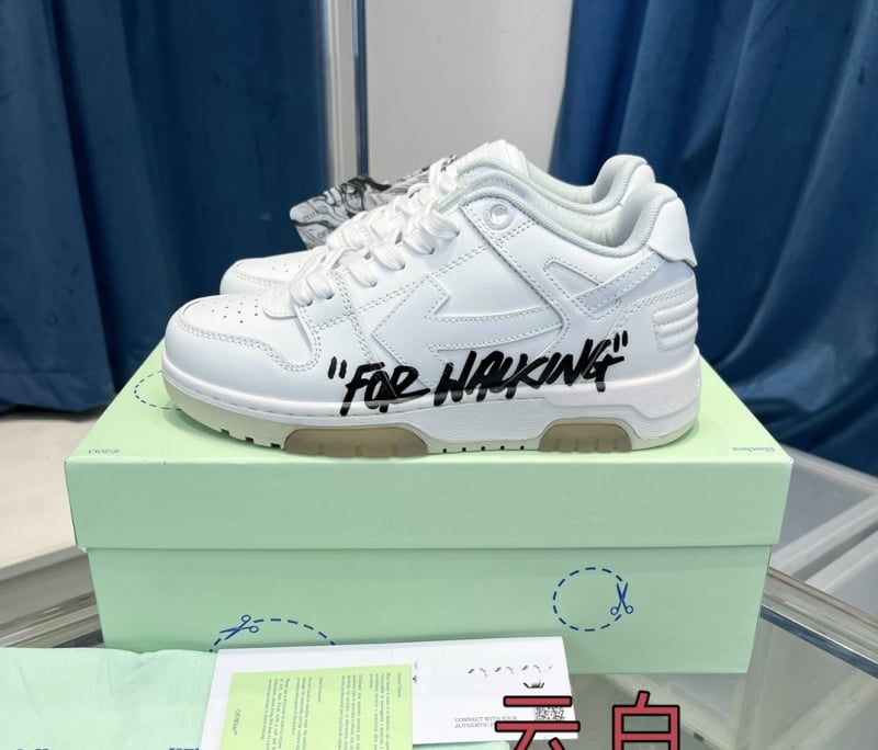 Unisex sportbačiai su storesne padu augim – odinė viršutinė dalis, gumos padas, raišteliai priekyje, kvėpuojantys, atsparūs slydimui