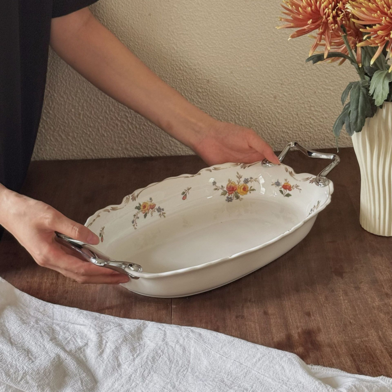 Κεραμική τετράγωνη πιατέλα με φλοράλ μοτίβο, ρετρό στυλ, κατάλληλη για φούρνο μικροκυμάτων.