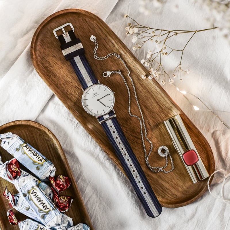 Δίσκος από ξύλο Ακακίας, Ακανόνιστο σχήμα, Μοντέρνο μινιμαλιστικό στυλ, Επιφάνεια τελειωμένη με το χέρι, Τυπωμένο λογότυπο