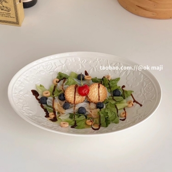 Farfurie de porțelan pentru cină, design retro în relief, formă rotundă, finisaj sub glazură